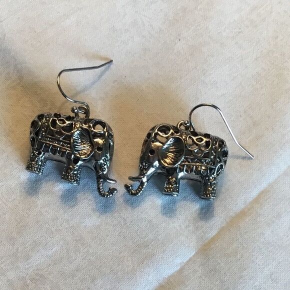 $12 ea or 3/$25 Silvertone Elephant Earrings - Picture 4 of 5